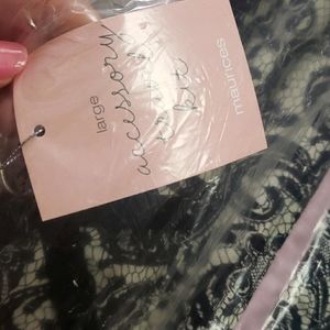 NWT Maurices accessory travel kit